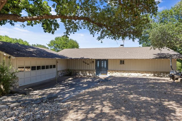 417 Peninsula Court, Granbury, TX 76048