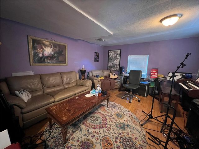 8106 N BROOKS STREET, Tampa, FL 33604