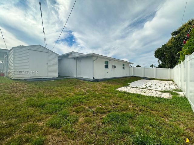 8781 Johnson St, Pembroke Pines, FL 33024