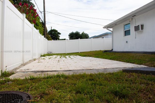 8781 Johnson St, Pembroke Pines, FL 33024