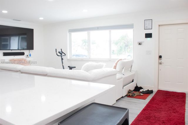 8781 Johnson St, Pembroke Pines, FL 33024