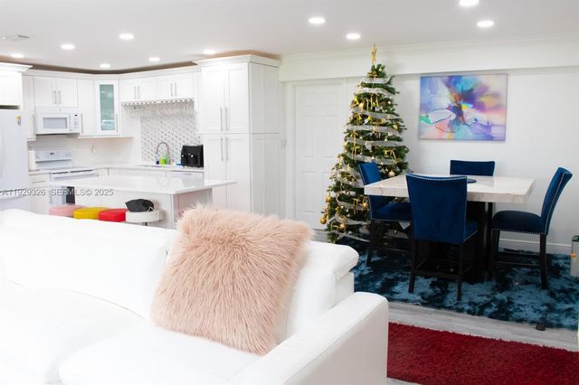 8781 Johnson St, Pembroke Pines, FL 33024