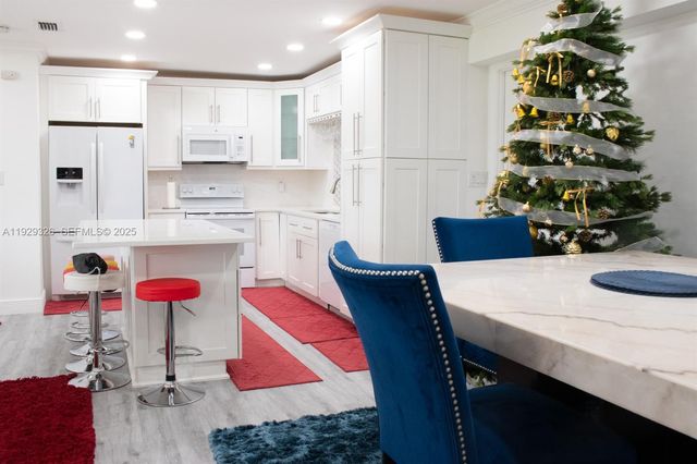 8781 Johnson St, Pembroke Pines, FL 33024