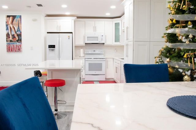 8781 Johnson St, Pembroke Pines, FL 33024