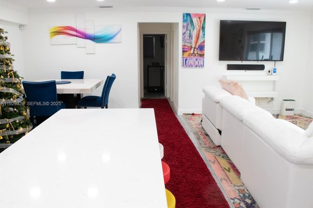 8781 Johnson St, Pembroke Pines, FL 33024