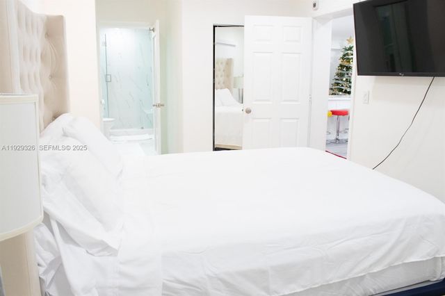 8781 Johnson St, Pembroke Pines, FL 33024