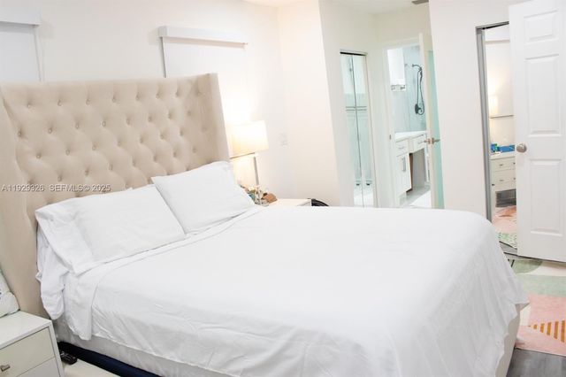 8781 Johnson St, Pembroke Pines, FL 33024