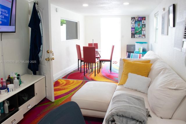 8781 Johnson St, Pembroke Pines, FL 33024