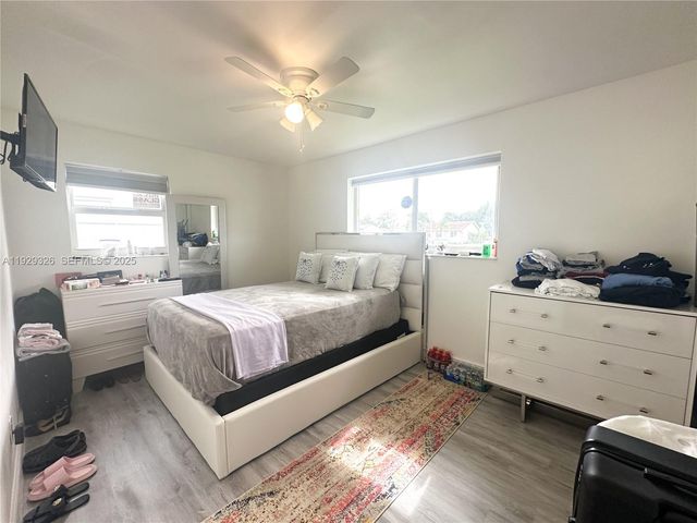 8781 Johnson St, Pembroke Pines, FL 33024