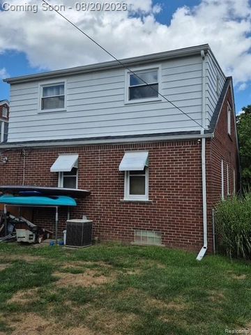9976 Quandt Avenue, Allen Park, MI 48101