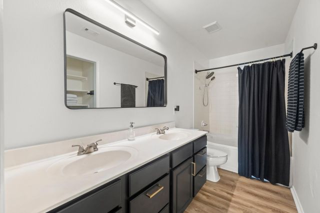 1606 Candlelight DR, Leander, TX 78641