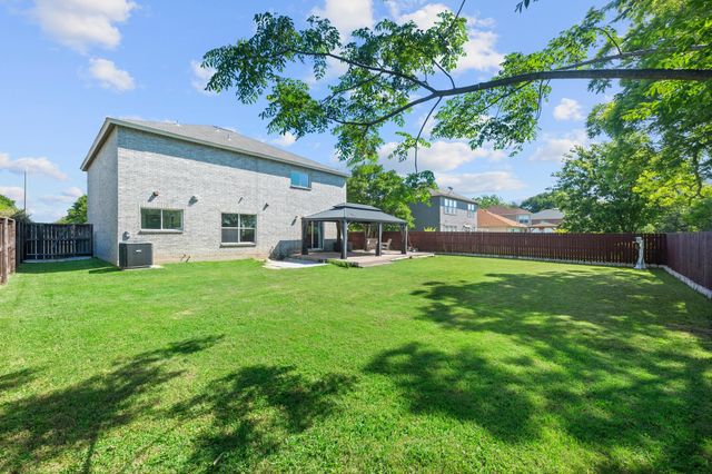 1606 Candlelight DR, Leander, TX 78641