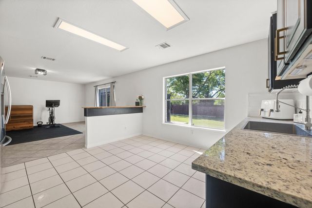 1606 Candlelight DR, Leander, TX 78641