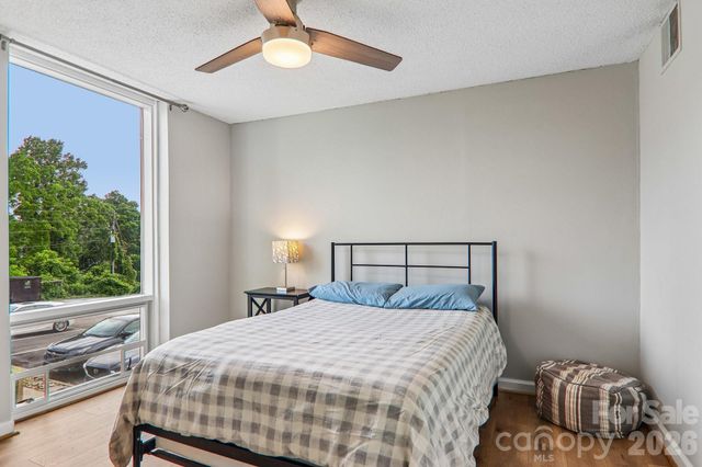 647 Town Mountain Road 212, Asheville, NC 28804