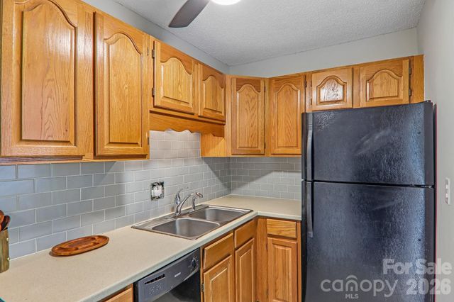 647 Town Mountain Road 212, Asheville, NC 28804