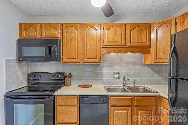 647 Town Mountain Road 212, Asheville, NC 28804
