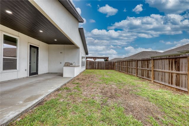 2610 Lady Andrea Dr, Corpus Christi, TX 78415