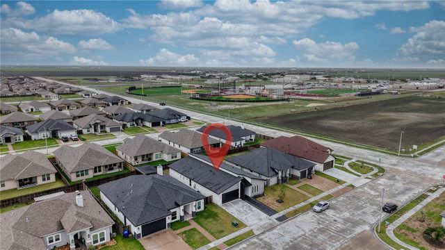 2610 Lady Andrea Dr, Corpus Christi, TX 78415