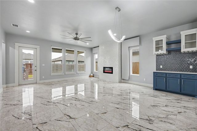 2610 Lady Andrea Dr, Corpus Christi, TX 78415