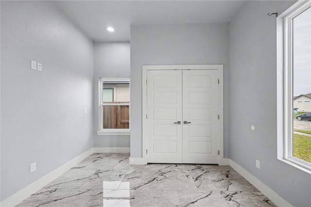 2610 Lady Andrea Dr, Corpus Christi, TX 78415