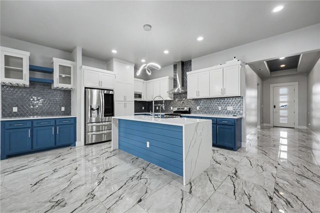 2610 Lady Andrea Dr, Corpus Christi, TX 78415