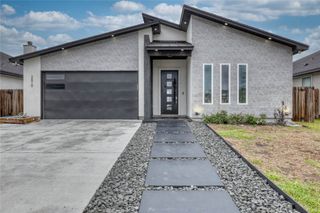 2610 Lady Andrea Dr, Corpus Christi, TX 78415
