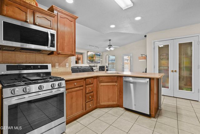 6244 SPOTTED EAGLE Drive, El Paso, TX 79924