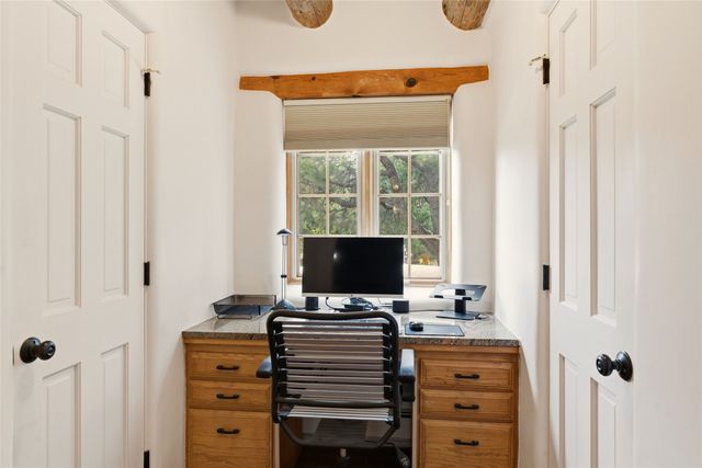 104 Calle Poco, Santa Fe, NM 87501