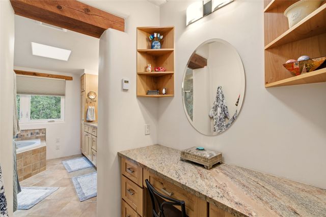 104 Calle Poco, Santa Fe, NM 87501