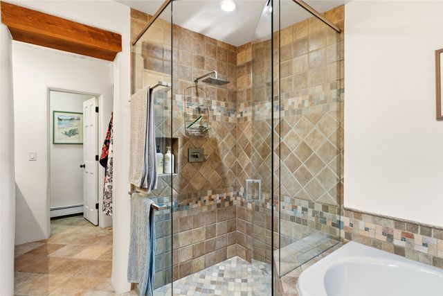 104 Calle Poco, Santa Fe, NM 87501