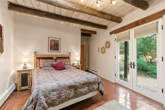 104 Calle Poco, Santa Fe, NM 87501