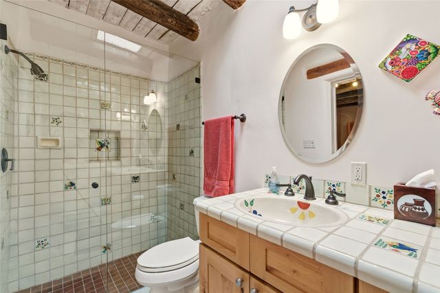 104 Calle Poco, Santa Fe, NM 87501