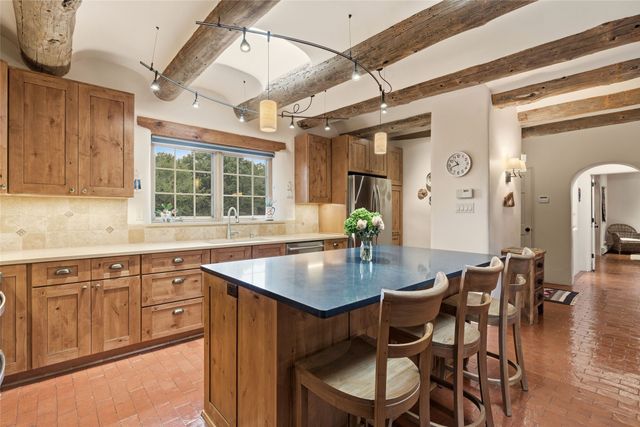 104 Calle Poco, Santa Fe, NM 87501