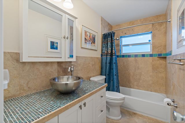 4421 NE 16th Terrace, Oakland Park, FL 33334