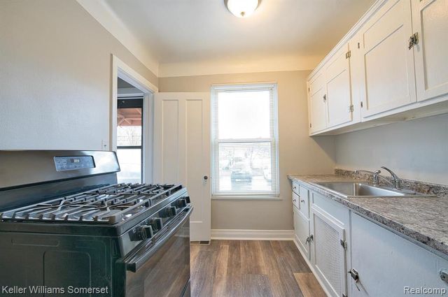 51 Spokane Drive, Pontiac, MI 48341