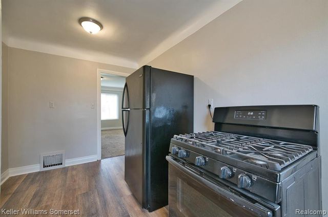 51 Spokane Drive, Pontiac, MI 48341