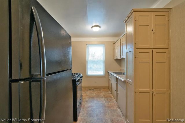 51 Spokane Drive, Pontiac, MI 48341