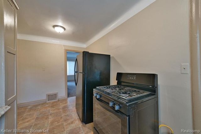 51 Spokane Drive, Pontiac, MI 48341