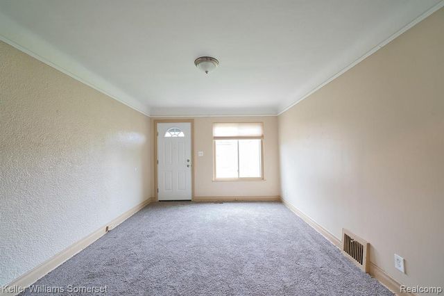 51 Spokane Drive, Pontiac, MI 48341