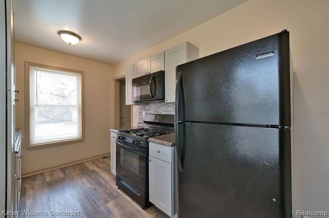 51 Spokane Drive, Pontiac, MI 48341