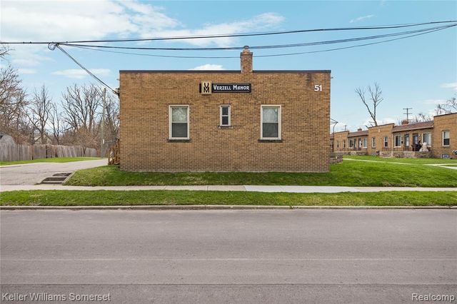 51 Spokane Drive, Pontiac, MI 48341