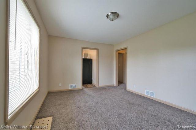 51 Spokane Drive, Pontiac, MI 48341