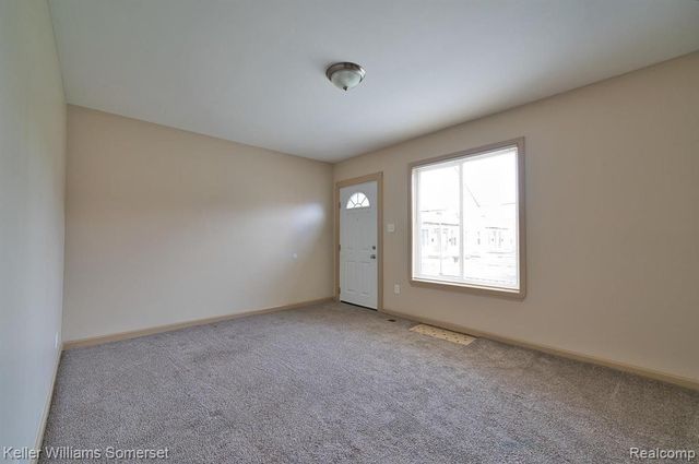 51 Spokane Drive, Pontiac, MI 48341