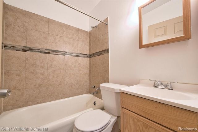 51 Spokane Drive, Pontiac, MI 48341