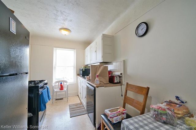 51 Spokane Drive, Pontiac, MI 48341