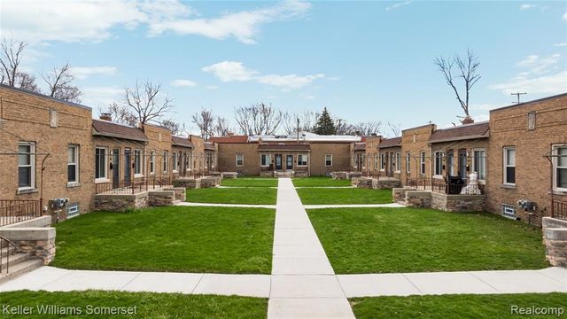 51 Spokane Drive, Pontiac, MI 48341