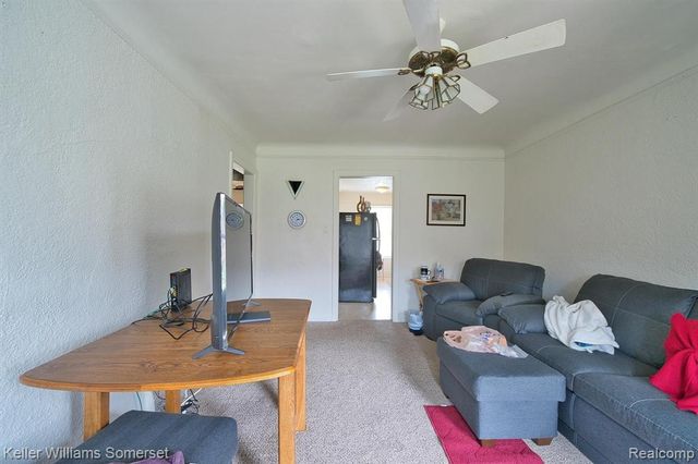 51 Spokane Drive, Pontiac, MI 48341