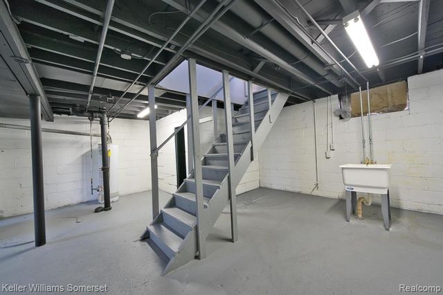 51 Spokane Drive, Pontiac, MI 48341