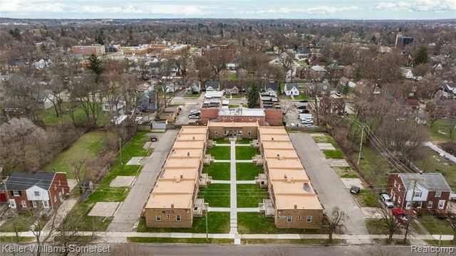 51 Spokane Drive, Pontiac, MI 48341