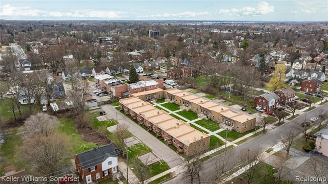 51 Spokane Drive, Pontiac, MI 48341